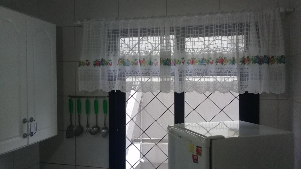 Apartamento De 2 Domitorios E 1 Garagem No Centro De Bombinhas 50 Metros Da Praia Na Avenida Principal Proximo Ao Shopping Punta Blu Exterior photo